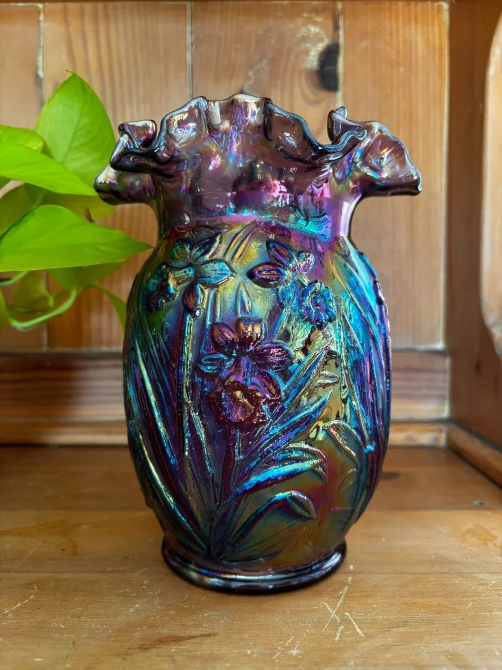 Vintage Fenton Amethyst Carnival Glass Daffodil Vase 8